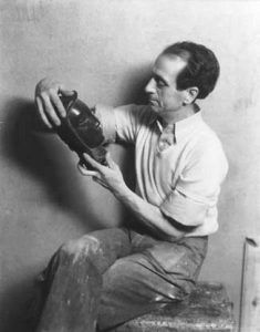 José de Creeft, maestro de la escultura sin molde, detalle monumental de enero en Guadalajara