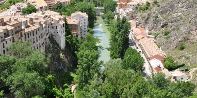 La condición de Cuenca como Ciudad del agua, usando la toponimia, llega a los Martes de la RACAL