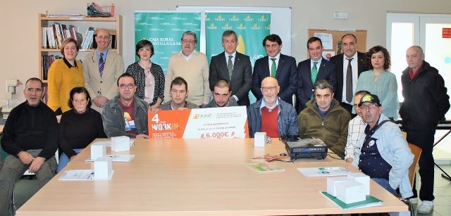 La Fundación Caja Rural Castilla-La Mancha entrega una ayuda ‘Workin’ de 6.000 euros a AFAEM Despertar de Camarena
