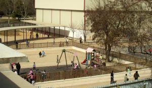 Los padres del colegio Fray Luis de León de Cuenca están hartos grietas, inundaciones e insalubridad