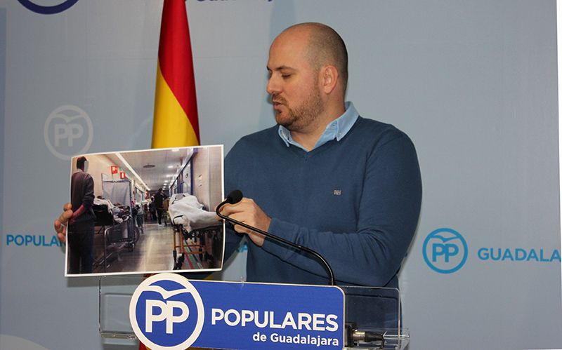 Lucas Castillo asegura que el Gobierno de Page-Podemos siembra el caos en la atención sanitaria y abandona a los pacientes en los pasillos de urgencias