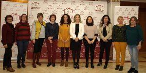 Merino, reelegida presidenta de AMFAR Ciudad Real, se rodea de nueve portavoces
