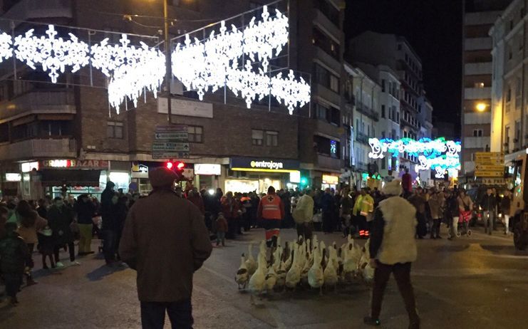 La Cabalgata de los Reyes Magos repartirá 2.000 kilos de caramelos a los niños conquenses