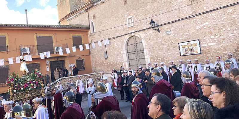 Prieto felicita a los valverdeños por haber mantenido a lo largo de su historia sus Fiestas de Moros y Cristianos