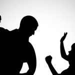 Una mujer marroquí, con sangre en manos, cara y cuello, denuncia en Guadalajara haber sido agredida por su esposo