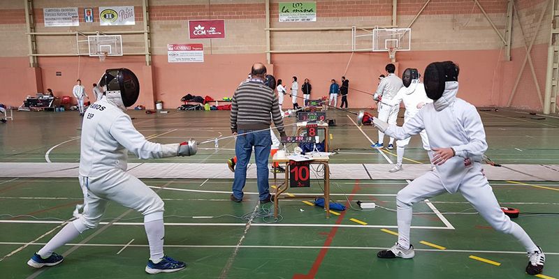 Unos 60 participantes se dan cita en el Torneo Regional de Esgrima en Huete