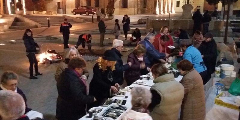 Almonacid pone fin a su carnaval con la tradicional sardinada