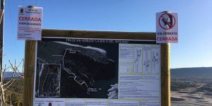 Cerrada ‘a cal y canto’ la ‘Vía Ferrata’ de Sacedón que la consejera de Page inauguró hace un mes