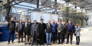 Directivos de Nissan conocen en la UCLM la investigación sobre recuperación de energía en motores y vehículos