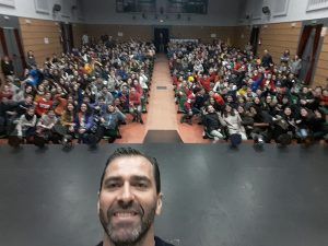 El campeón mundial de Paratriatlón visita el colegio Salesiano de Guadalajara dentro del programa 4x1