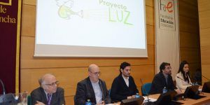 El director de orquesta José Luis Temes presenta en la Facultad de Educación de Ciudad Real el ‘Proyecto LUZ’