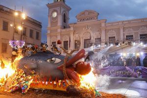 El “entierro de la sardina” puso ayer un brillante broche  a las celebraciones del Carnaval 2018 de Guadalajara