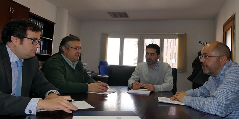 El Gobierno regional modifica la Ley de Ordenación del Transporte por Carretera para que los taxis puedan ampliar sus plazas de cinco a siete