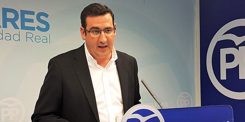 El PP califica de fraude los presupuestos de Page y le reclama la deuda multimillonaria con los ayuntamientos de la región