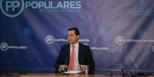 El PP exige a Page que no amenace; que vaya a los tribunales, pero que solucione el problema de médicos sin homologar 2 El PP exige a Page que no amenace; que vaya a los tribunales, pero que solucione el problema de médicos sin homologar