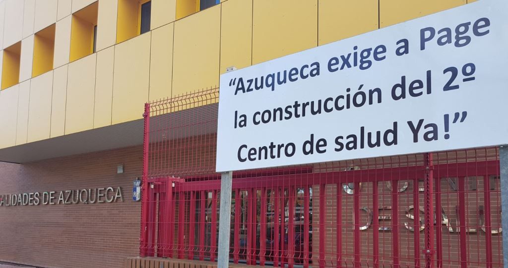 El PSOE se destroza en Azuqueca por unas pancartas del Ayuntamiento pidiendo a Page el centro de salud