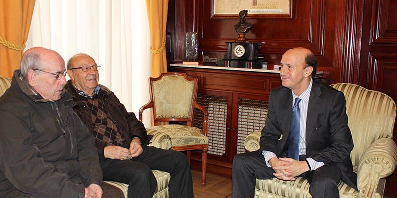 El subdelegado del Gobierno en Guadalajara se reúne con representantes de la Asociación de Pensionistas y Tercera Edad