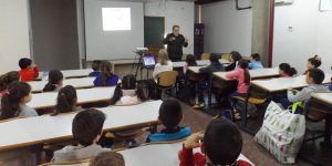 Escolares de Guadalajara participan en sesiones didácticas de juguetes e instrumentos musicales tradicionales organizadas por la Diputación