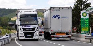 FETCAM critica los cortes injustificados de tráfico a camiones de más de 7,5 toneladas en Cataluña