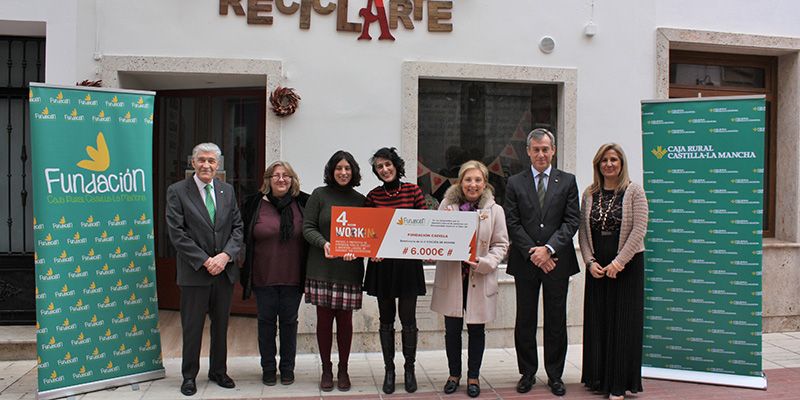 Fundación Caja Rural Castilla-La Mancha entrega una ayuda ‘Workin’ a Fundación Cadisla Tomelloso