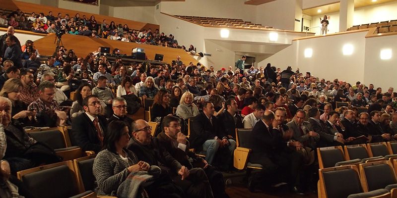 Gómez Buendía da la bienvenida a los participantes en la II Gala de la Federación Nacional del Toro de Cuerda