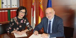 Junta y UNED suscriben un convenio de cooperación educativa para complementar la formación de alumnos en centros sanitarios 2 Junta y UNED suscriben un convenio de cooperación educativa para complementar la formación de alumnos en centros sanitarios