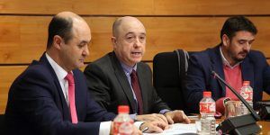 La Junta ha destinado 130 millones de euros a desempleados de larga duración, lo que ha permitido la contratación de 30.633 personas 2 La Junta ha destinado 130 millones de euros a desempleados de larga duración, lo que ha permitido la contratación de 30.633 personas