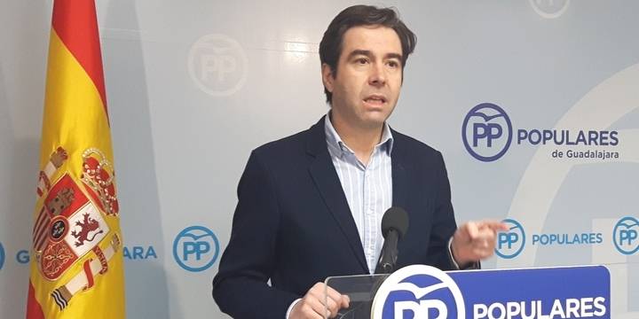Robisco y Martín afirman que el consejero de Educación “solo viene a Guadalajara a contar cuentos”
