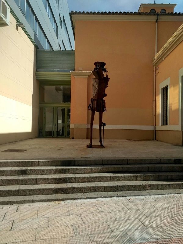Los vándalos lo vuelven a hacer en Cuenca y otra voz contra la escultura de Don Quijote 3 Los vándalos lo vuelven a hacer en Cuenca y otra voz contra la escultura de Don Quijote