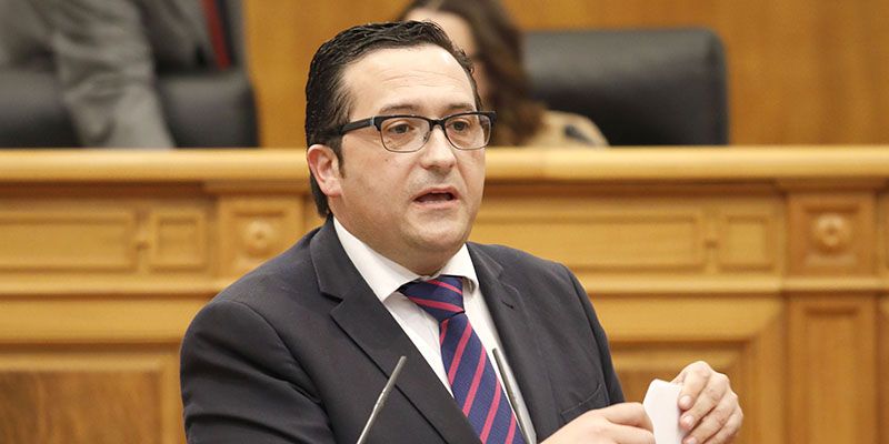 Lucas-Torres exige a Page que declare la plaga de conejos y asuma su responsabilidad