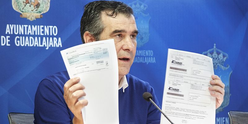 Román carga contra la Junta por el caso de las viviendas de Gicaman y pide que piensen más en las personas
