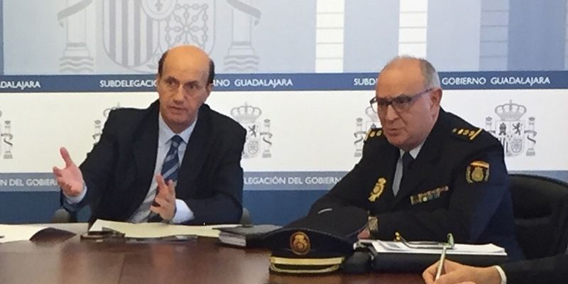 Sánchez-Seco agradece el trabajo de la Comisaría de Policía Nacional de Guadalajara que ha permitido reducir a un día la cita previa del DNI