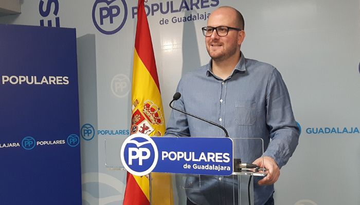 Castillo asegura que el Gobierno del PP allana el camino para que los ayuntamientos que han controlado el gasto inviertan en mejorar los servicios a los ciudadanos