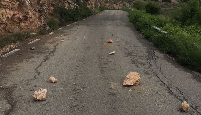 El Ayuntamiento de Brihuega pide a la Diputación una solución ante los desprendimientos en la carretera de Fuentes de la Alcarria a Valdesaz