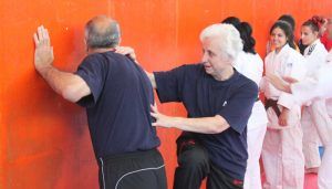 El Ayuntamiento de Cabanillas organiza un curso de defensa personal para mujeres, en colaboración con la Policía Local y el Club Inokuma