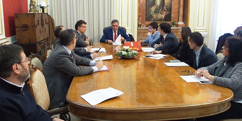 El Ayuntamiento de Cuenca aprueba la adjudicación del servicio de limpieza a Fomento de Construcciones y Contratas