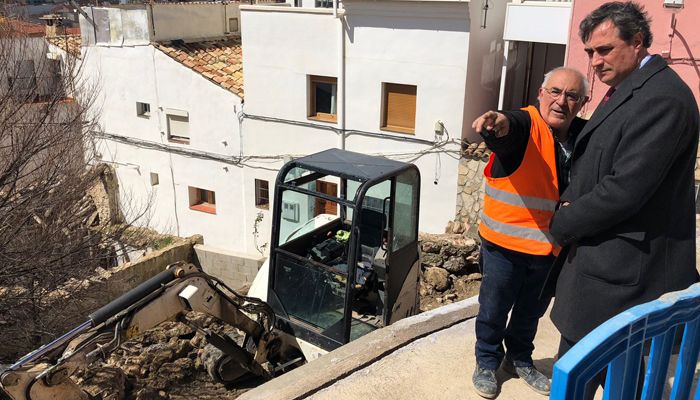 El Ayuntamiento de Cuenca comienza los trabajos de reparación del muro derrumbado en la Calle Ruiz de Alarcón