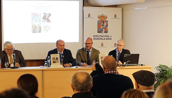 El historiador Juan Gabriel Ranera presentó ayer su libro 'El patrimonio artístico de Pastrana durante la Guerra Civil'