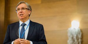 El profesor Juan Carlos López, presidente del comité de Ingenierías de la Comunicación, Computación y Electrónica de la CNEAI