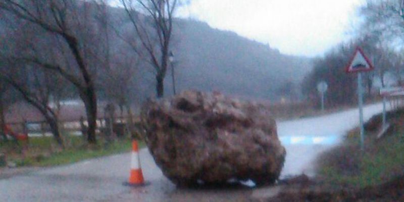 El viento causa ocho incidentes en Guadalajara alguno espectacular