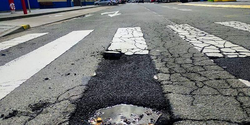 IU Azuqueca denuncia el mal estado de las calles cercanas a la estación de RENFE