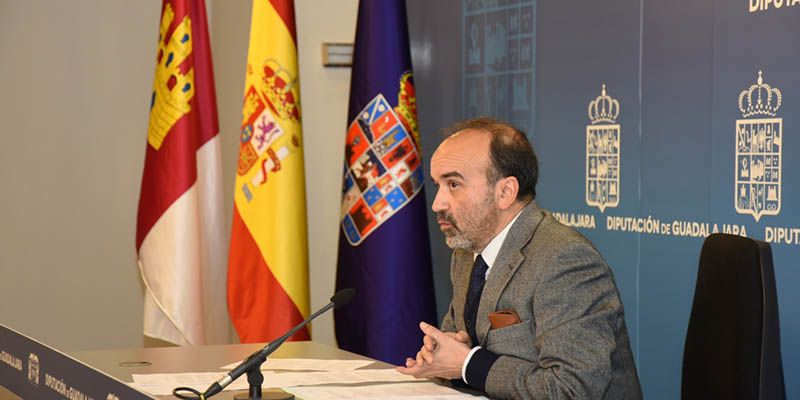 Jesús Herranz aclara que la Diputación de Guadalajara mantiene la cesión gratuita de los espacios para la Semana Cultural del Conservatorio
