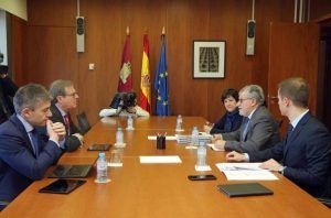 Junta y UCLM ponen en marcha el sistema de anticipos de financiación hasta la firma del contrato-programa