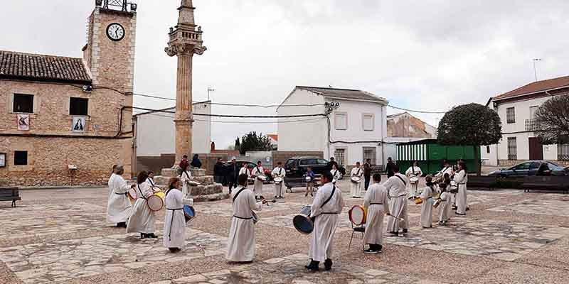 La II Tamborrada de Viernes Santo de Fuentenovilla retumba en La Alcarria