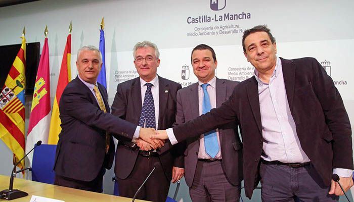 La Junta refuerza lazos con Aragón en la lucha contra los incendios forestales a través de un protocolo de colaboración