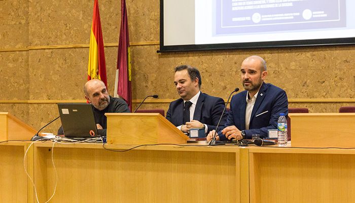 Los aparejadores defienden su papel social y versatilidad profesional en el II Encuentro de la Arquitectura Técnica en Guadalajara