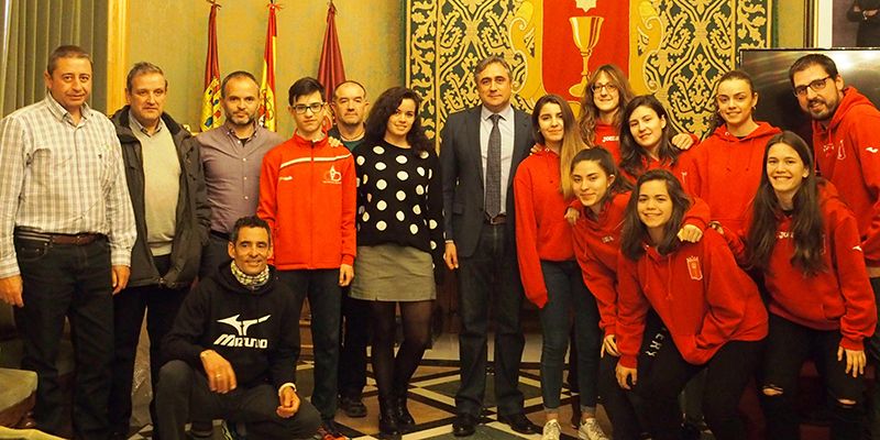 Mariscal felicita a deportistas conquenses por sus logros en competiciones nacionales