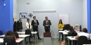 Mariscal visita el centro donde se imparte el curso de Atención Socio Sanitaria a personas dependientes