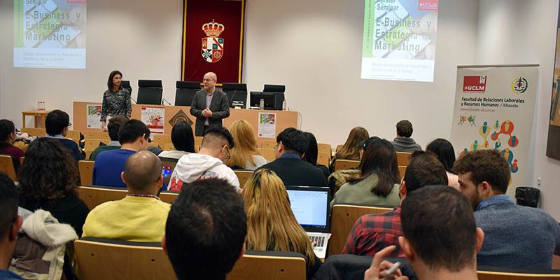 Un seminario sobre E-business analiza experiencias de éxito en nuevas tecnologías y estrategias de marketing