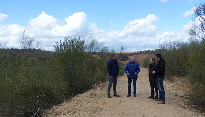 La Diputación de Guadalajara lleva a cabo el arreglo de dos caminos en Quer a través del Plan de Caminos que prevé arreglar 10.000 kilómetros en toda la provincia